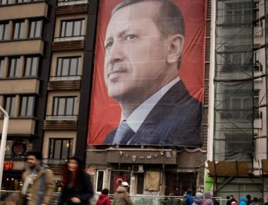 H τουρκική κυβέρνηση απέρριψε την έκκληση της Ε.Ε για έρευνα παρατυπιών στο δημοψήφισμα